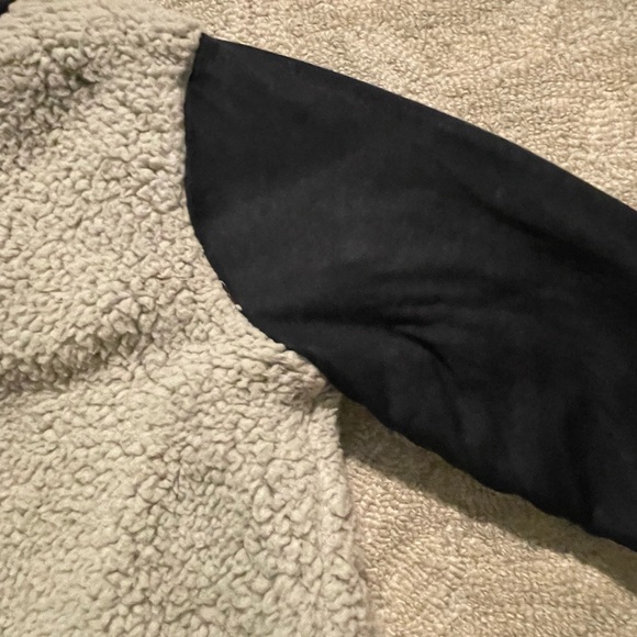 Sherpa lined quilted jacket - Picture 3 of 4